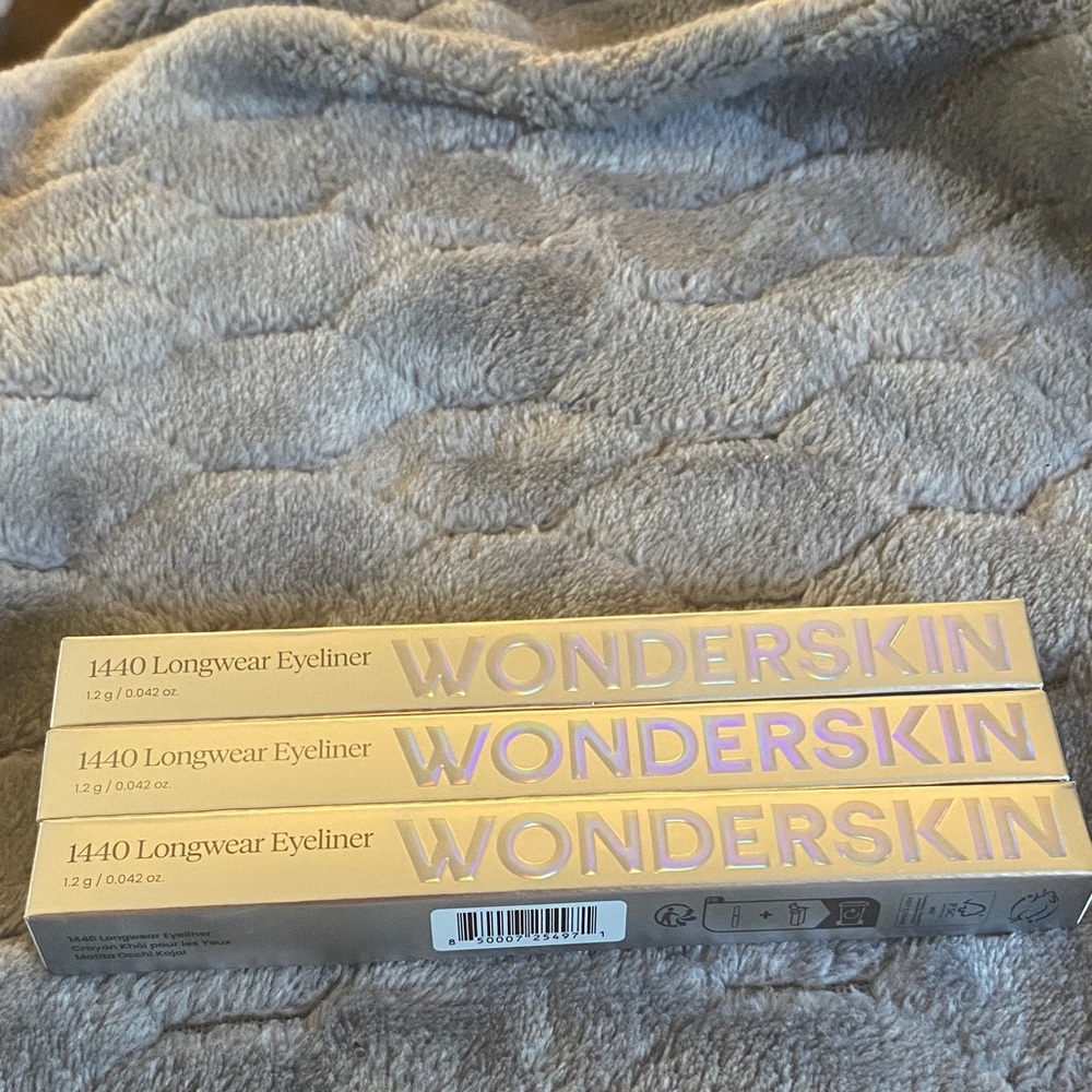 Wonderskin 1440 Longwear Eyeliner - black